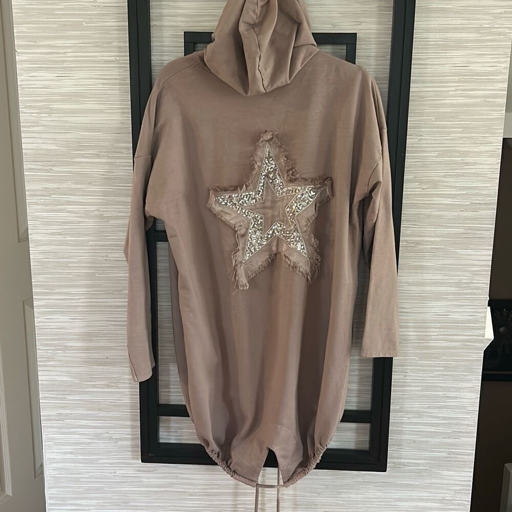 NWT Flora Ashley made in Italy taupe all day long hoodie sweatshirt with star de
